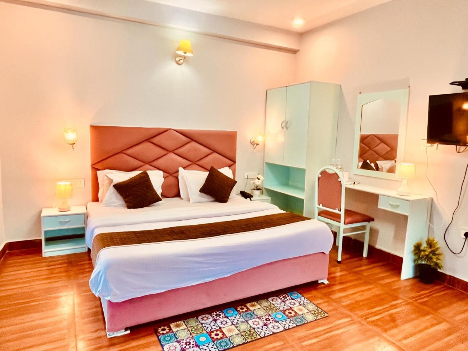 Hadimba Hill View By Hadimba Palace, Manali - Premium Room ! Family Hotel ! Parking ! Near Hadimba Temple Exterior foto