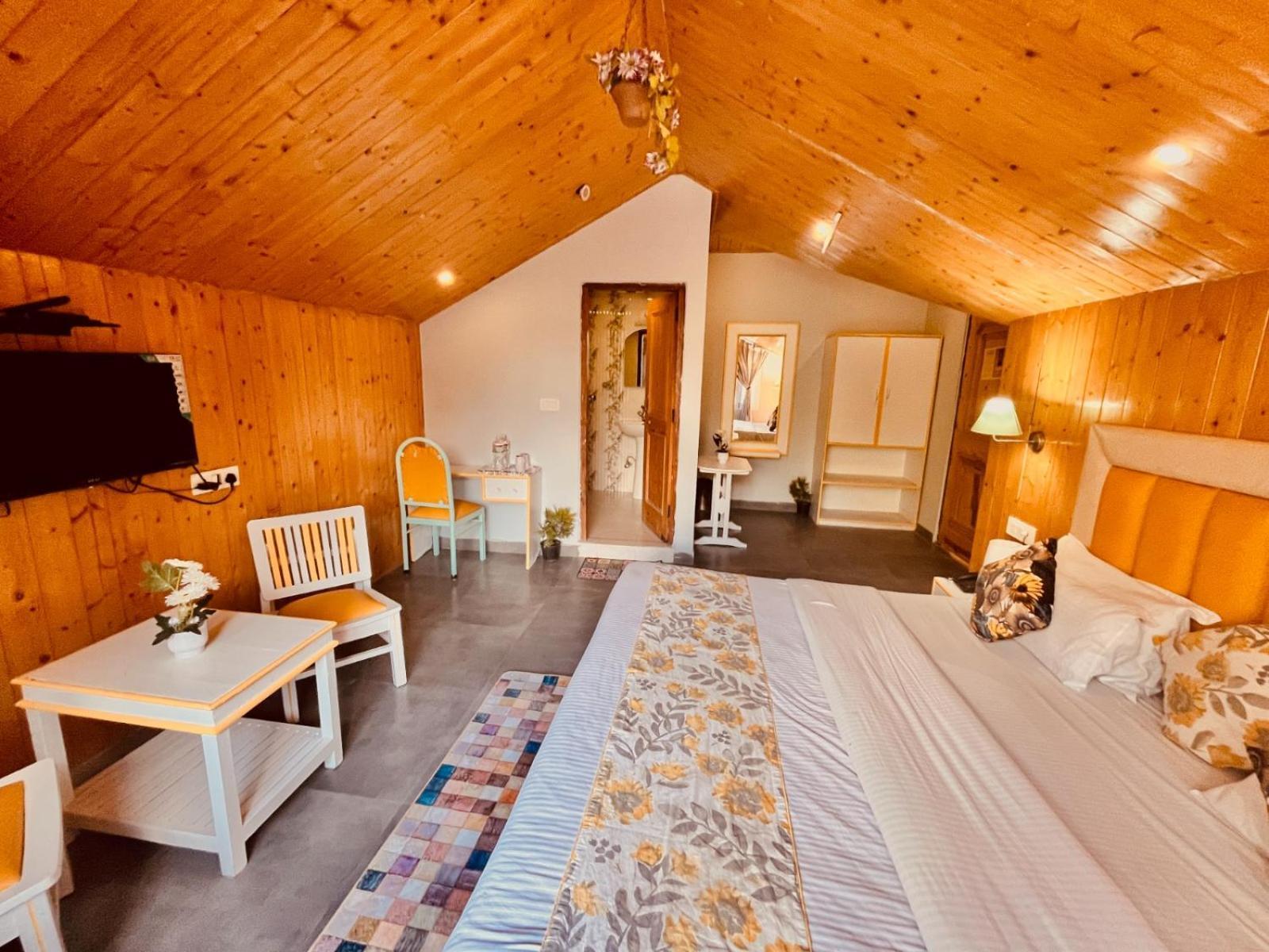 Hadimba Hill View By Hadimba Palace, Manali - Premium Room ! Family Hotel ! Parking ! Near Hadimba Temple Exterior foto