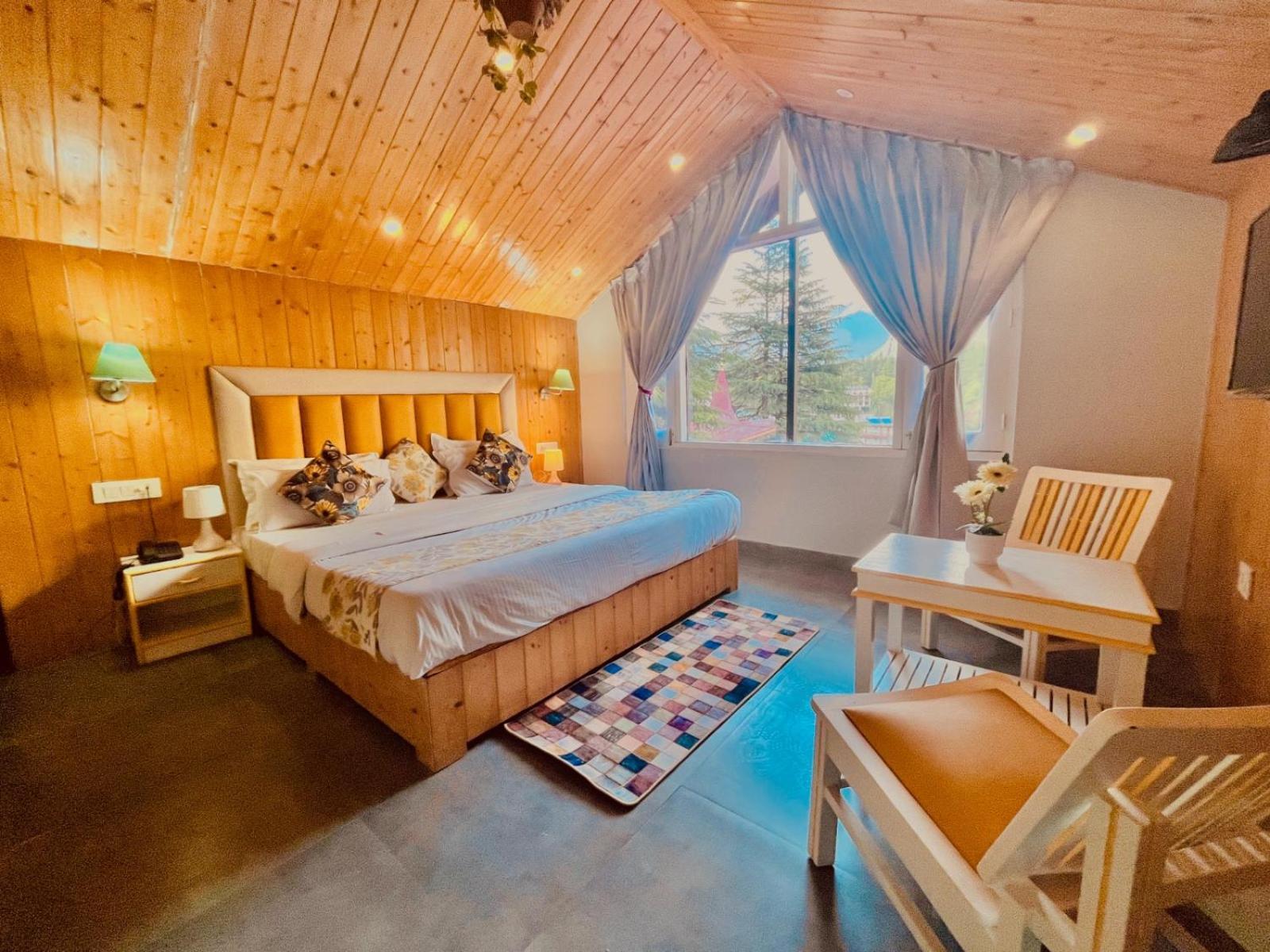 Hadimba Hill View By Hadimba Palace, Manali - Premium Room ! Family Hotel ! Parking ! Near Hadimba Temple Exterior foto