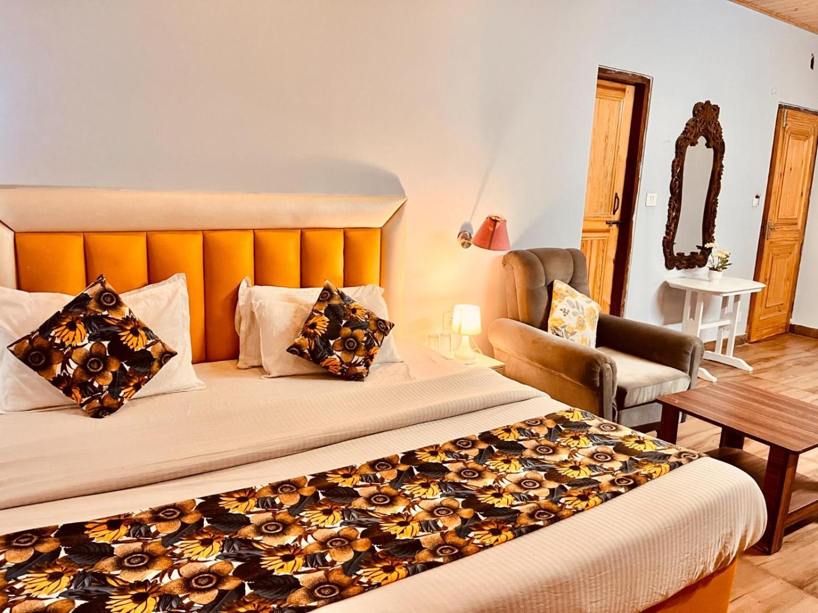 Hadimba Hill View By Hadimba Palace, Manali - Premium Room ! Family Hotel ! Parking ! Near Hadimba Temple Exterior foto