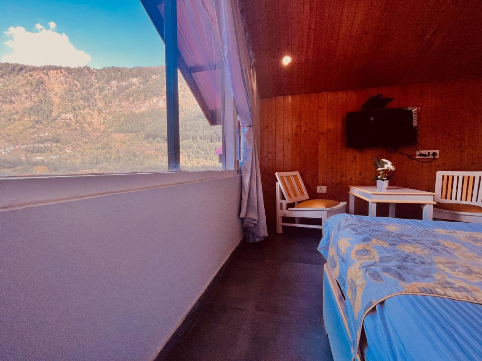 Hadimba Hill View By Hadimba Palace, Manali - Premium Room ! Family Hotel ! Parking ! Near Hadimba Temple Exterior foto